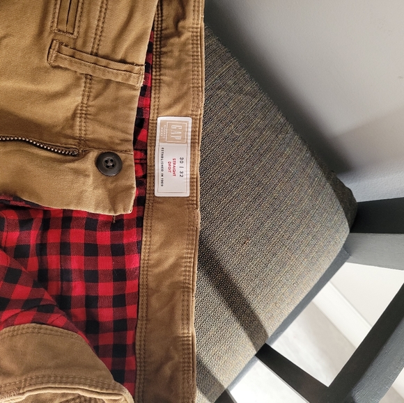 ✨️FINAL SALE✨️Flannel lined buffalo plaid GAP chinos - Picture 2 of 3
